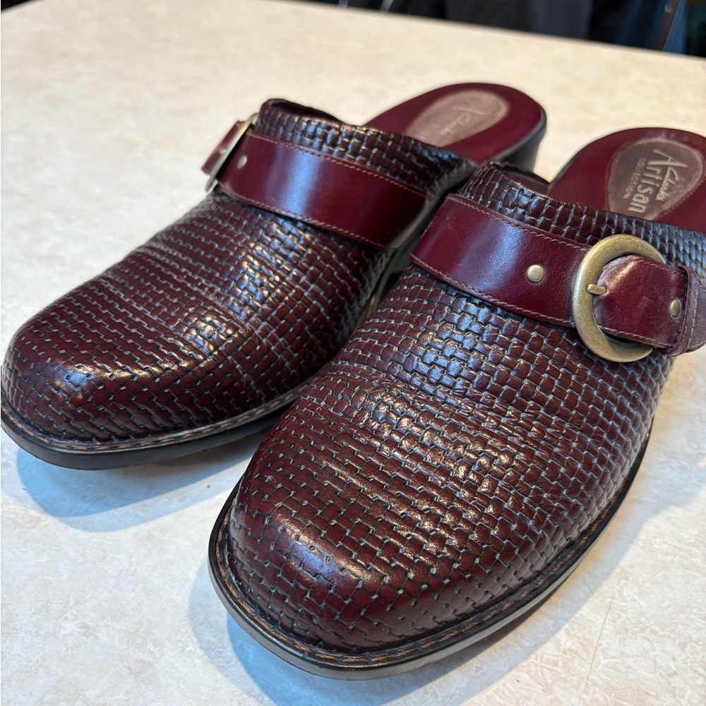 Clarks Artisan Collection Mule Wedge Buckle Burgundy Leather Shoe
